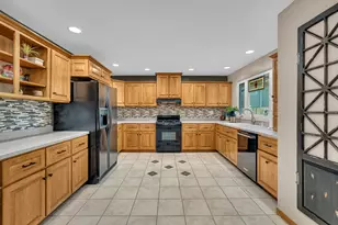 14548 Knox Ave, Midlothian, IL 60445 - Photo 8