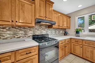 14548 Knox Ave, Midlothian, IL 60445 - Photo 10