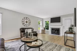 90 Southfield Dr, Vernon Hills, IL 60061 - Photo 10