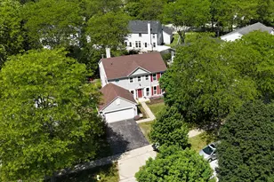 90 Southfield Dr, Vernon Hills, IL 60061 - Photo 2
