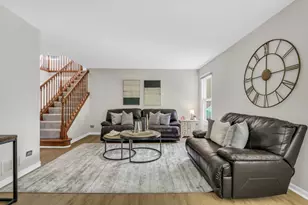 90 Southfield Dr, Vernon Hills, IL 60061 - Photo 12