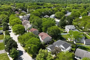 90 Southfield Dr, Vernon Hills, IL 60061 - Photo 4