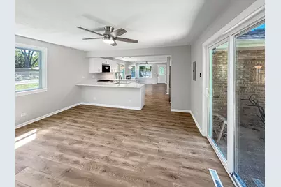 3102 Victoria Avenue, McHenry, IL 60050 - Photo 6
