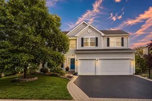 130 Norman Dr, McHenry, IL 60050 - Photo 1