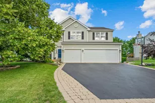 130 Norman Dr, McHenry, IL 60050 - Photo 2