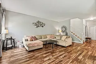 1102 Iron Horse Ct, Elgin, IL 60124 - Photo 6