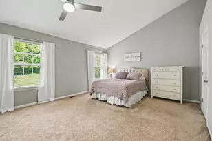 1102 Iron Horse Ct, Elgin, IL 60124 - Photo 12