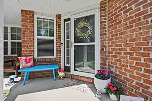 1102 Iron Horse Ct, Elgin, IL 60124 - Photo 2