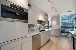 360 E Randolph St, Chicago, IL 60601 - Photo 10