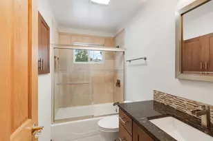 427 E Atwater Ave, Elmhurst, IL 60126 - Photo 12
