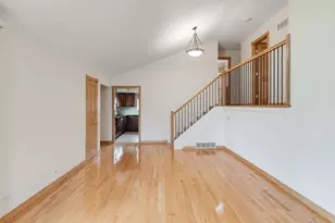 427 E Atwater Ave, Elmhurst, IL 60126 - Photo 6