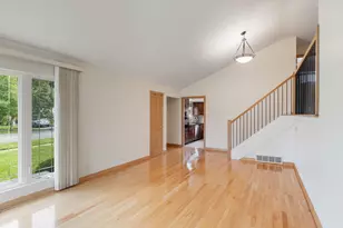 427 E Atwater Ave, Elmhurst, IL 60126 - Photo 4