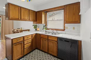 2128 Ivy Ct, Champaign, IL 61821 - Photo 12