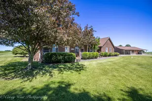 1869 Woodlawn Rd, Steward, IL 60553 - Photo 4