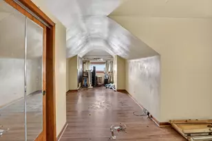 8330 S Essex Ave, Chicago, IL 60617 - Photo 18