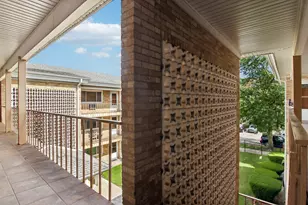 7206 W Wellington Ave, Chicago, IL 60707 - Photo 2