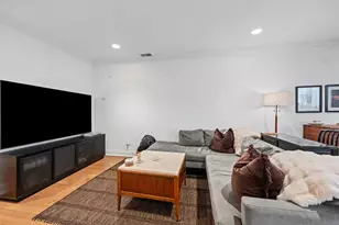 2216 N Sedgwick St, Chicago, IL 60614 - Photo 6