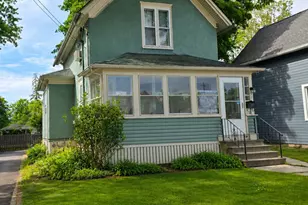 571 Walnut Ave, Elgin, IL 60123 - Photo 1