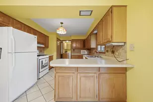 5425 W 83rd Pl, Burbank, IL 60459 - Photo 4