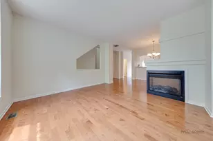 6127 W Mayfair St, Morton Grove, IL 60053 - Photo 8