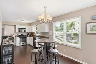 167 Brookwood Ln, Bolingbrook, IL 60440 - Photo 8