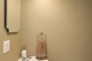 470 Nicole Dr, Bartlett, IL 60103 - Photo 8
