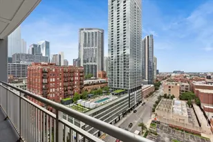 330 W Grand Ave, Chicago, IL 60654 - Photo 18