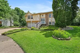 305 Sulgrave Ct, Bolingbrook, IL 60440 - Photo 2