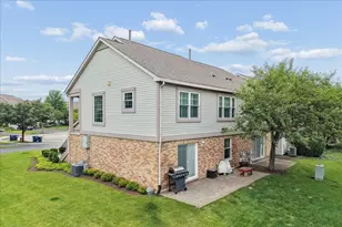 2727 Cameron Ct, Darien, IL 60561 - Photo 2