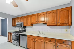 9350 Windsor Pkwy, Tinley Park, IL 60487 - Photo 6