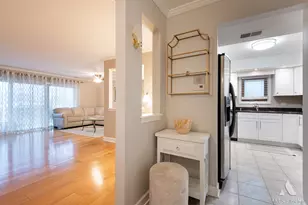 9839 Natoma Ave, Chicago Ridge, IL 60415 - Photo 4