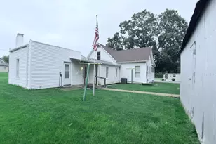 205 E Pease St, Heyworth, IL 61745 - Photo 20