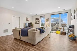 1045 W Cornelia Ave, Chicago, IL 60657 - Photo 4