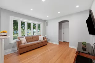 1610 Stockton Ave, Des Plaines, IL 60018 - Photo 4
