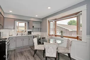 [Address not provided], Worth, IL 60482 - Photo 6