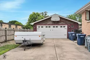 [Address not provided], Worth, IL 60482 - Photo 28