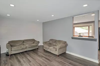 [Address not provided], Worth, IL 60482 - Photo 4