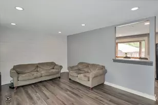 [Address not provided], Worth, IL 60482 - Photo 4