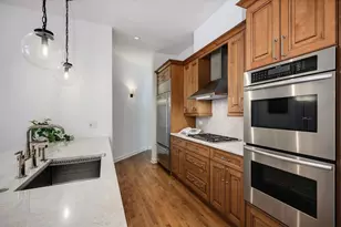 344 W Huron St, Chicago, IL 60654 - Photo 8