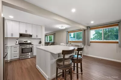 645 Morton Street, Hoffman Estates, IL 60169 - Photo 12