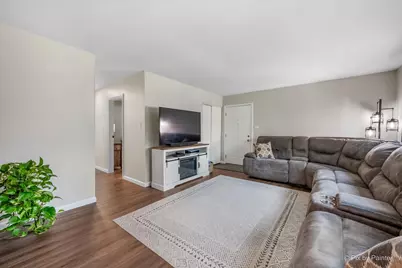 645 Morton Street, Hoffman Estates, IL 60169 - Photo 6