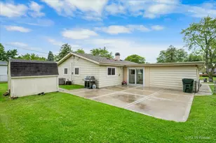 645 Morton St, Hoffman Estates, IL 60169 - Photo 4