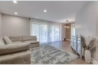 1257 Rosewood Court #C1, Schaumburg, IL 60193 - Photo 4