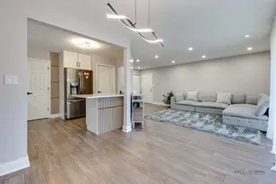 1257 Rosewood Ct, Schaumburg, IL 60193 - Photo 8