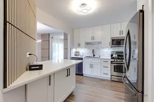 1257 Rosewood Ct, Schaumburg, IL 60193 - Photo 14