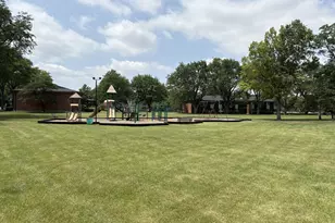 2424 E Oakton St, Arlington Heights, IL 60004 - Photo 28