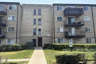 2424 E Oakton St, Arlington Heights, IL 60004 - Photo 2