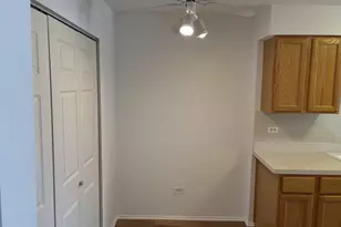 2424 E Oakton St, Arlington Heights, IL 60004 - Photo 10