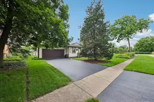 109 Weaver Dr, Cary, IL 60013 - Photo 32