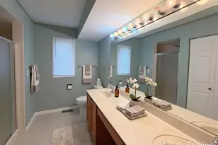 281 Governors Ln, Elgin, IL 60123 - Photo 14
